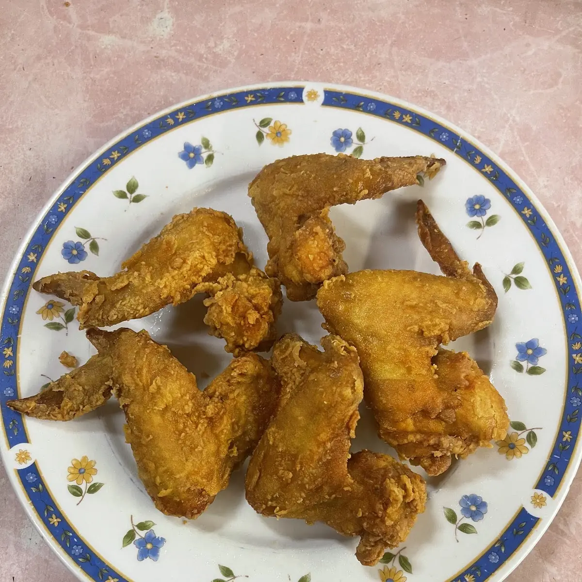 fried chicken wings 炸鸡翅